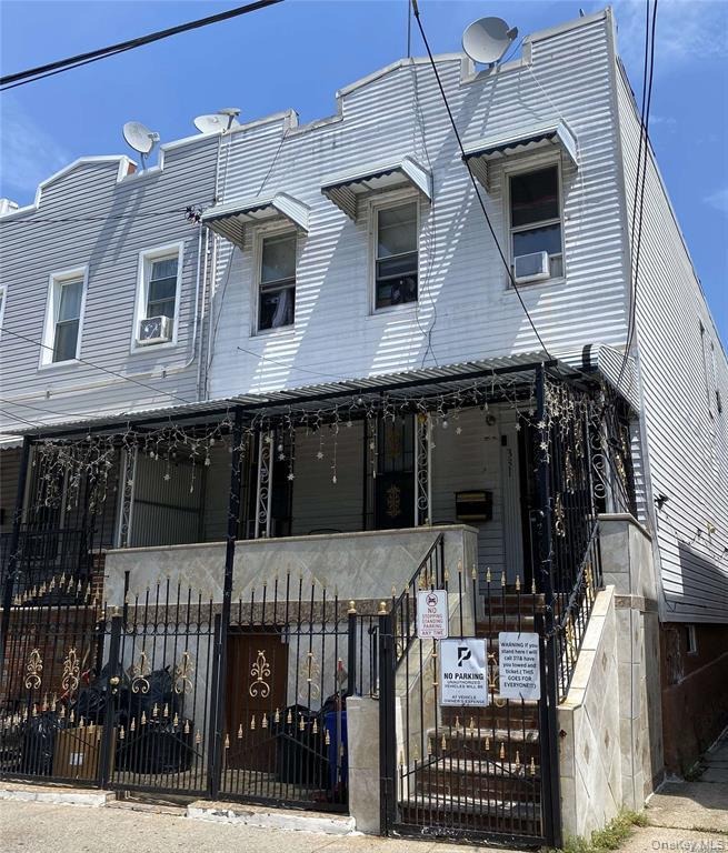 Lincoln Ave, Brooklyn, NY 11208