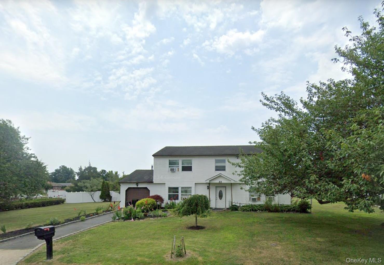 Forte Ave, Medford, NY 11763