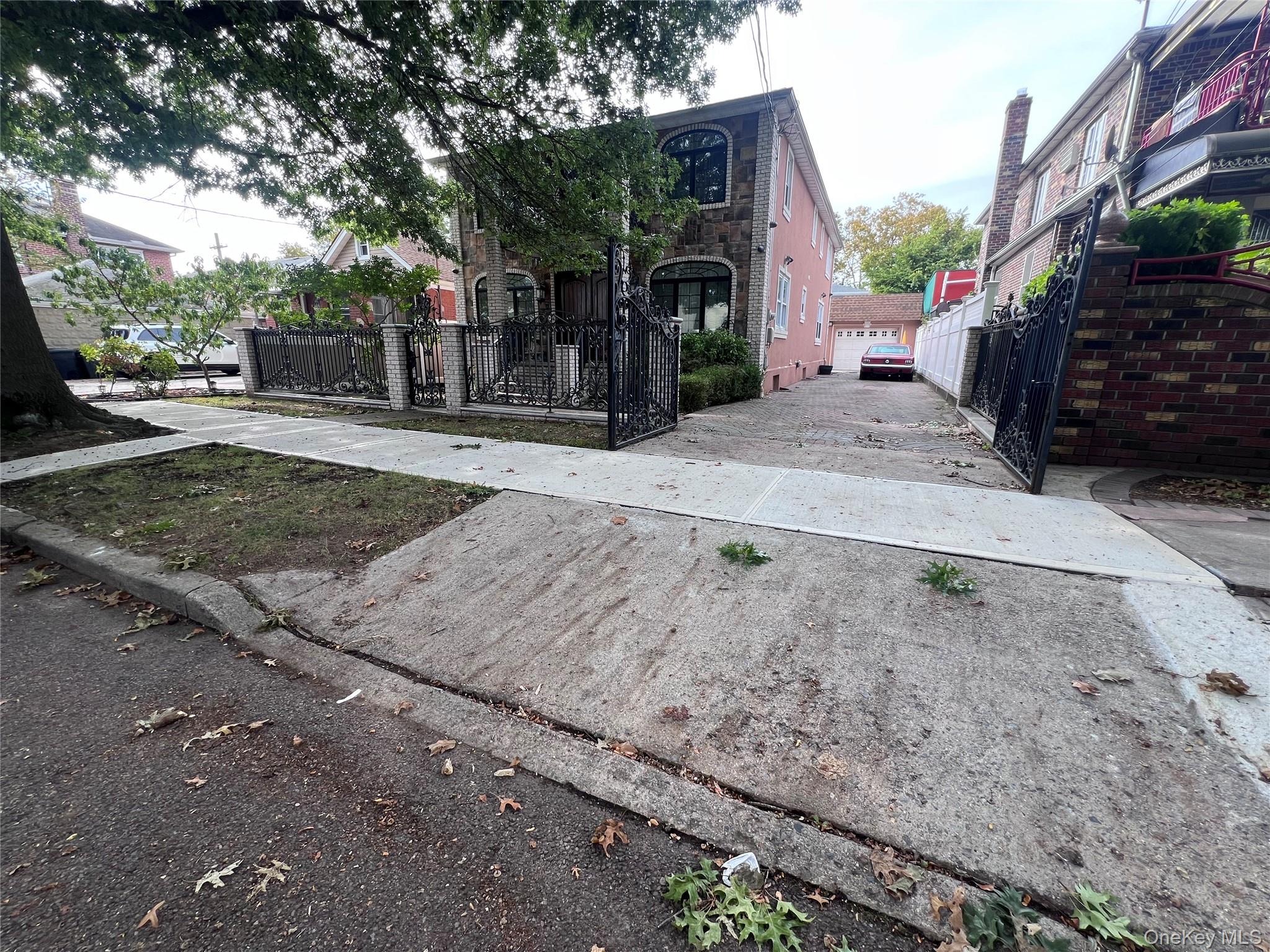 122nd St, South Ozone Park, NY 11420
