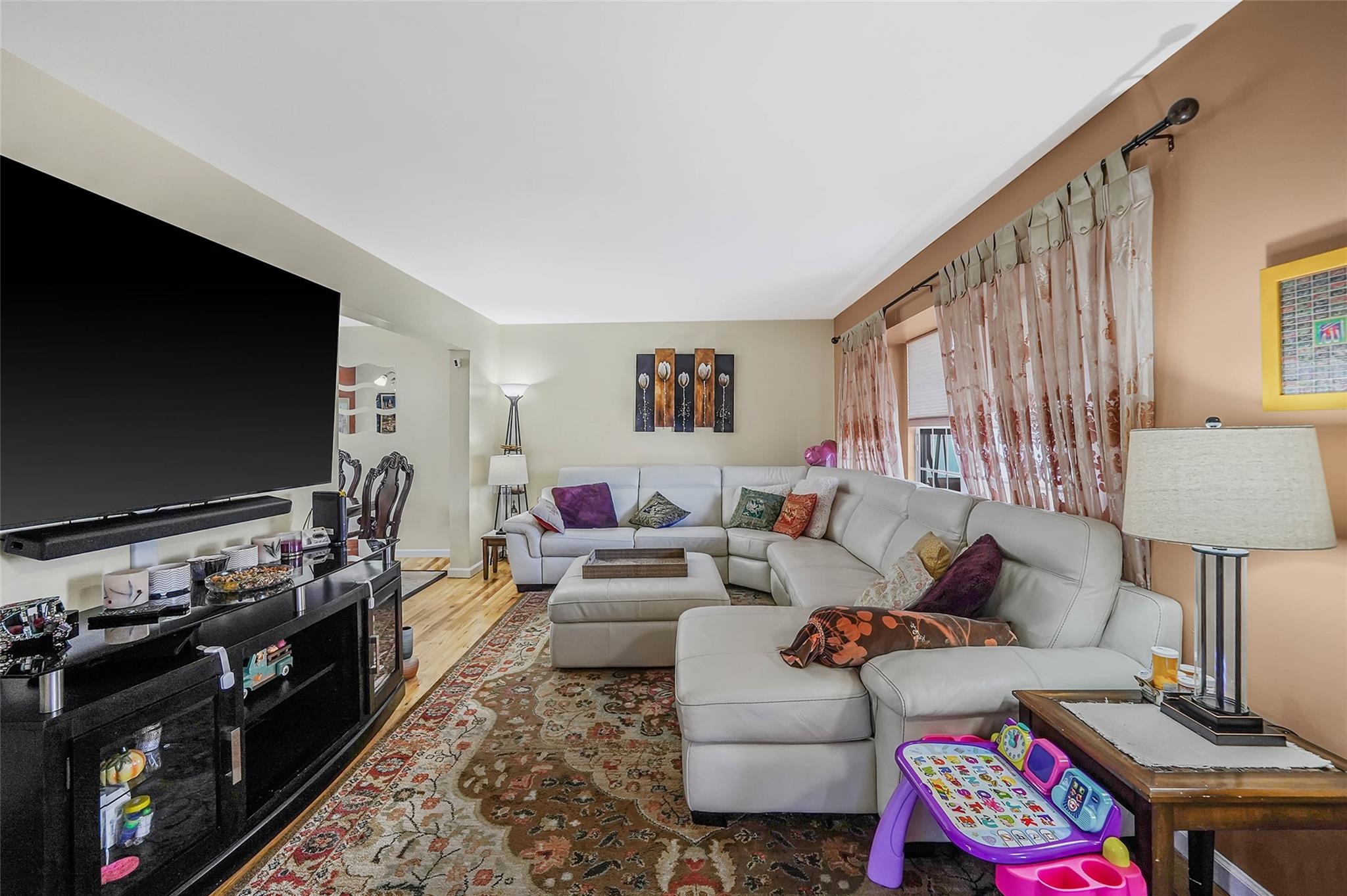 13th St, Selden, NY 11784