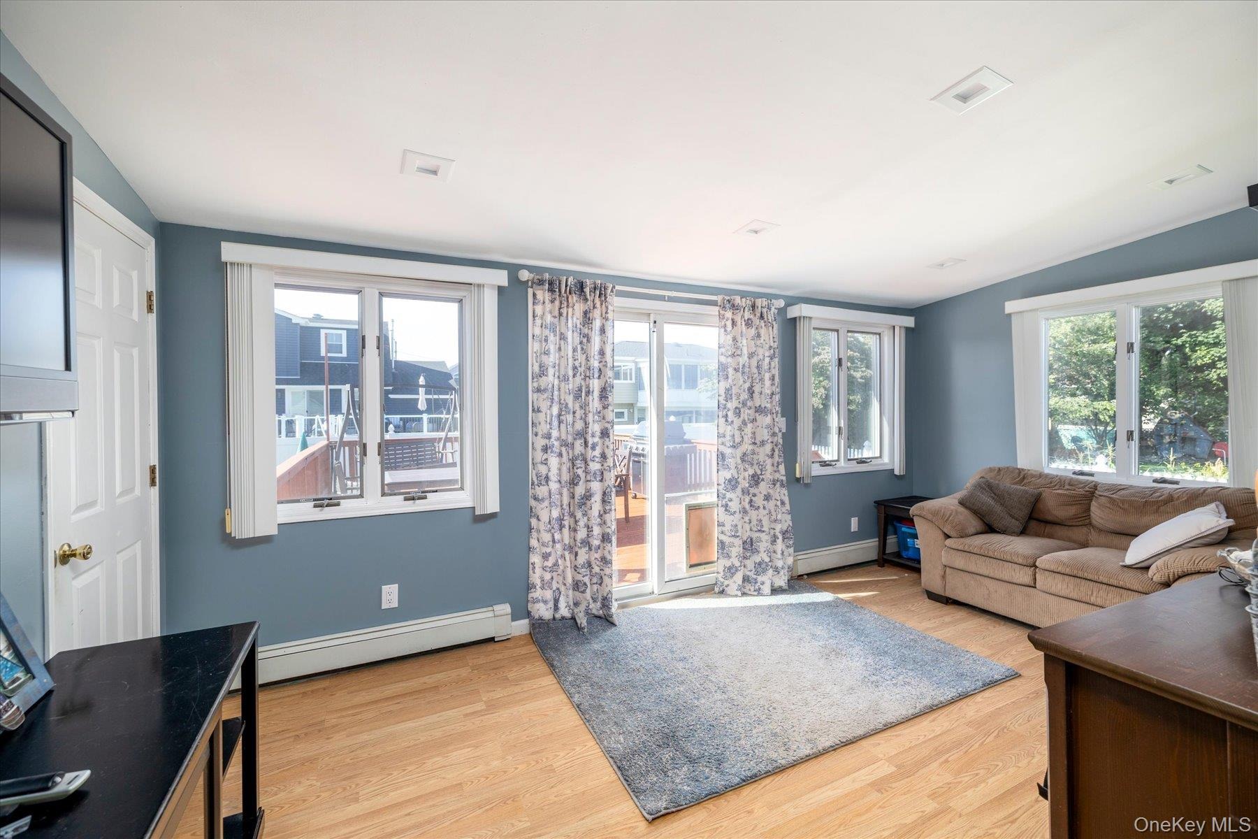 Dante Pl, Amityville, NY 11701 #1
