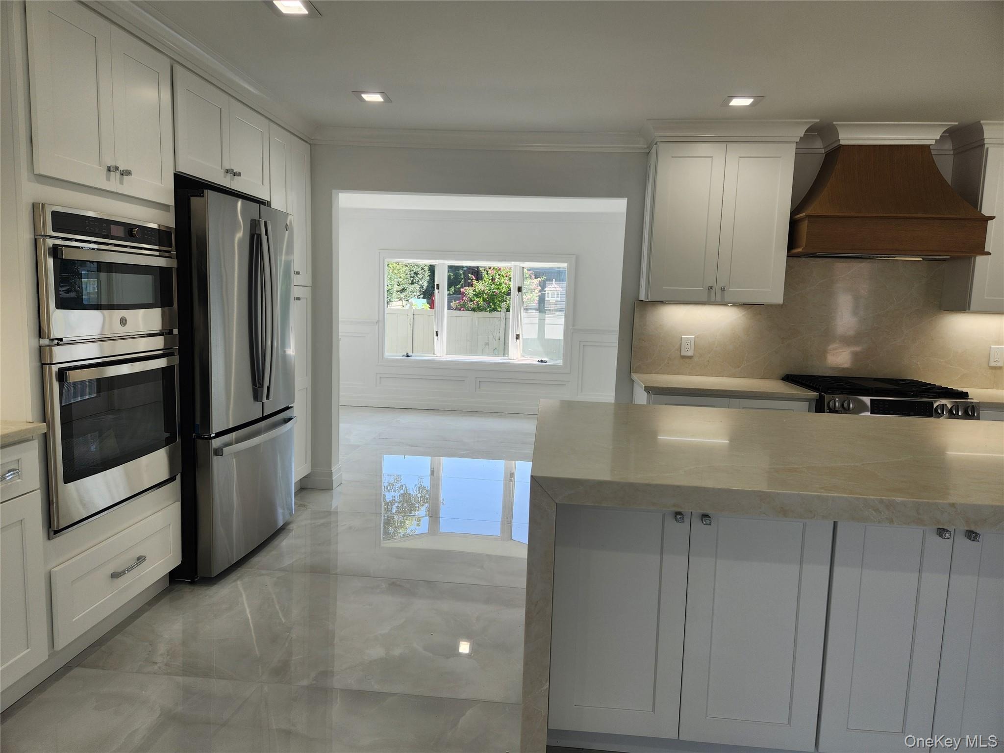 6th Ave, Massapequa Park, NY 11762