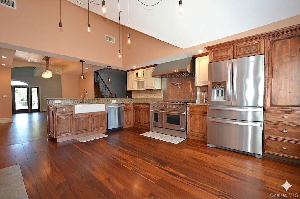Virginia Ave, Ronkonkoma, NY 11779