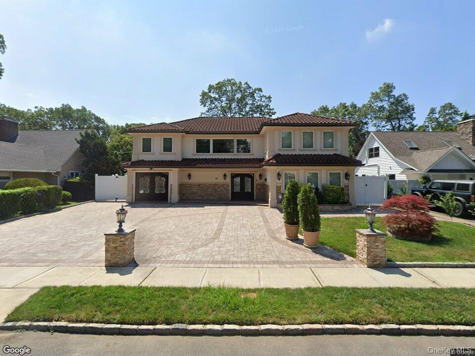 Helene Ave, Merrick, NY 11566