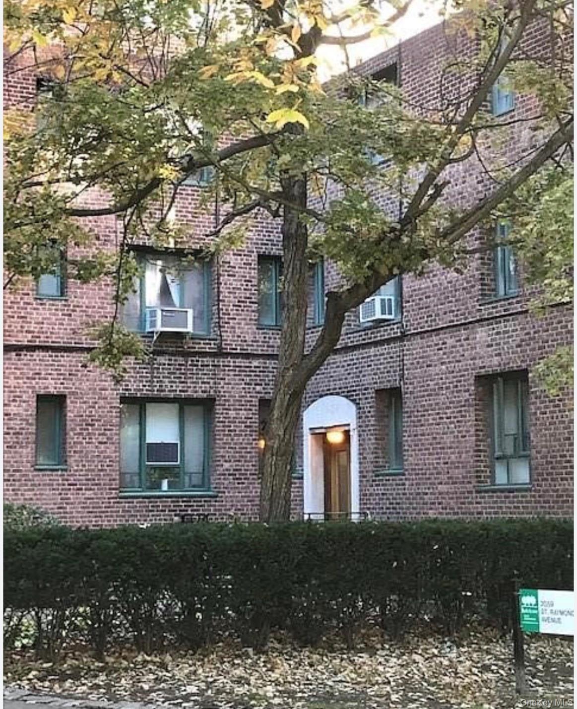 Saint Raymond Ave, Bronx, NY 10462