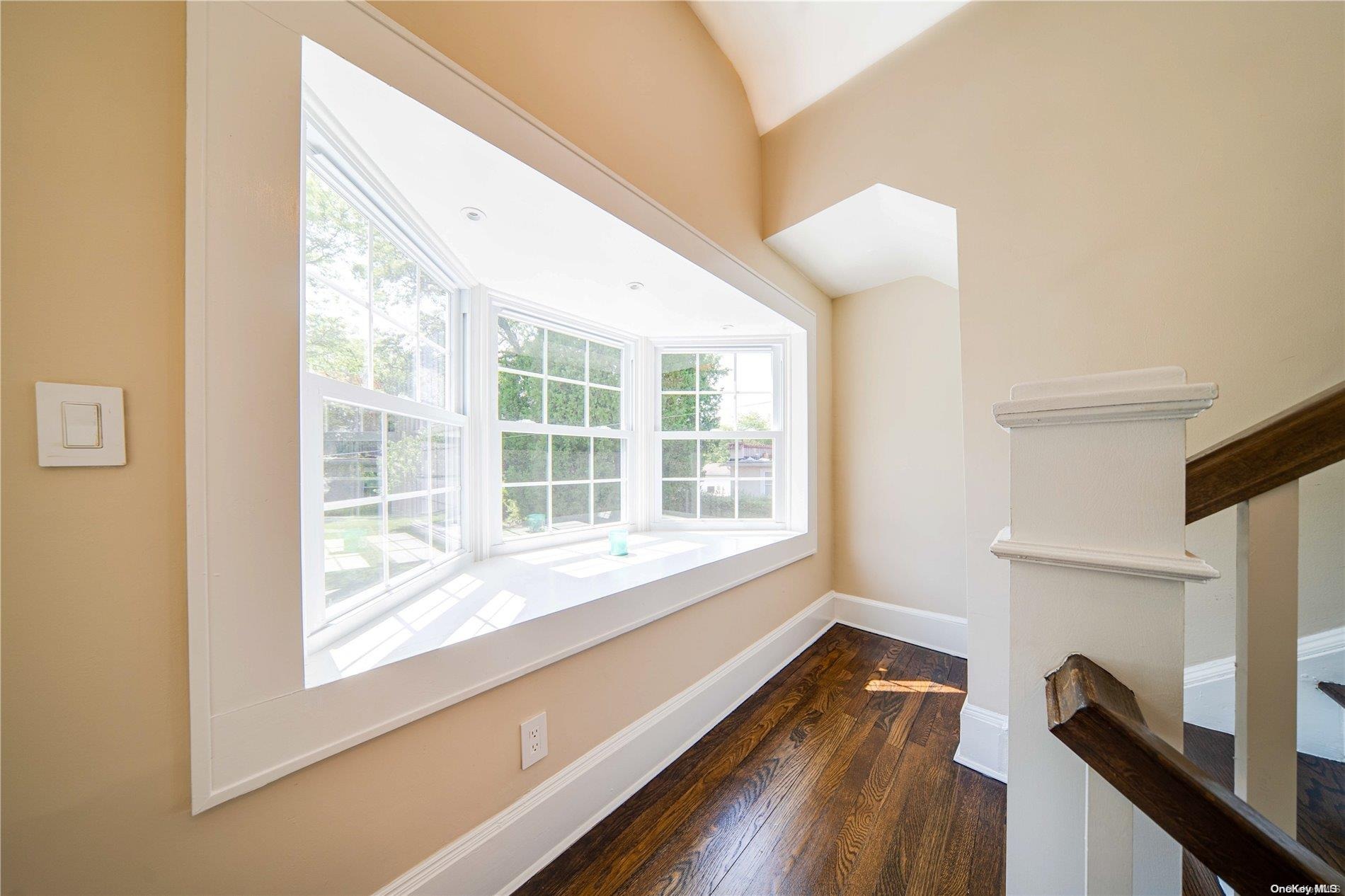 Cathedral Ave, Hempstead, NY 11550