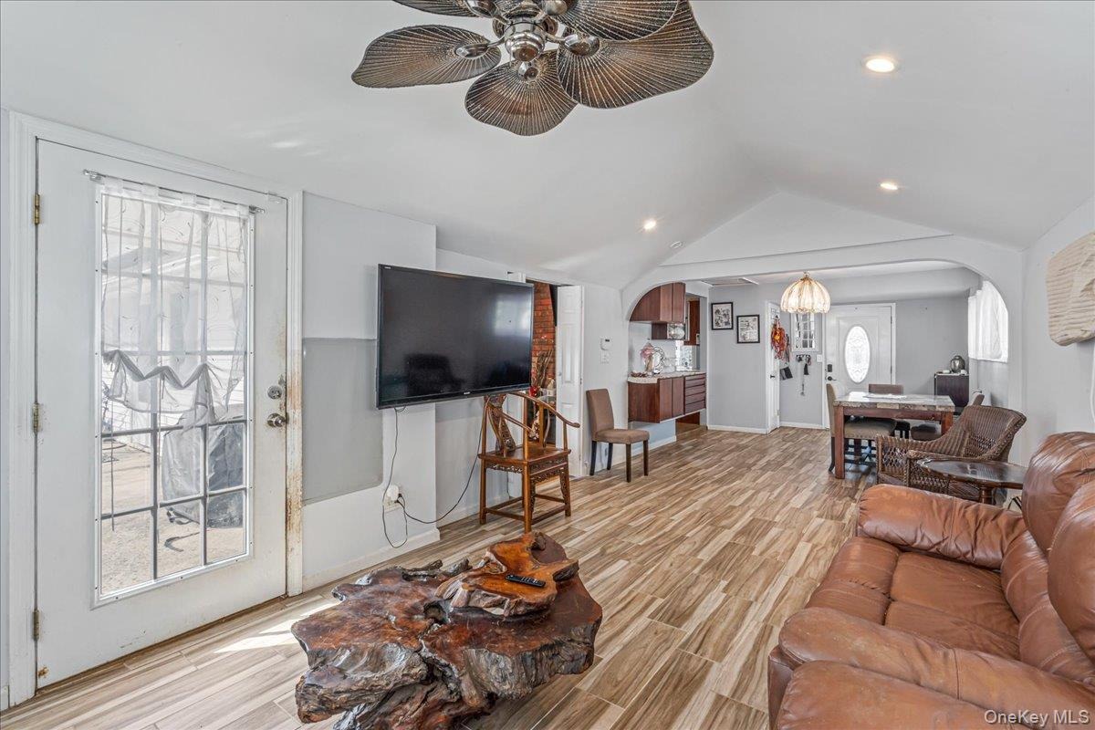Duckpond Dr, Wantagh, NY 11793 #1
