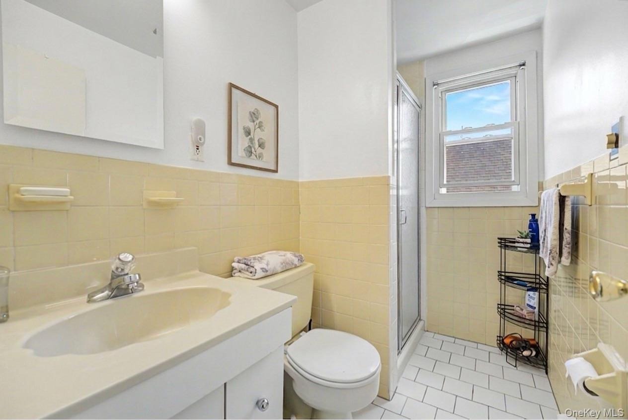 Elton Rd, Garden City, NY 11530