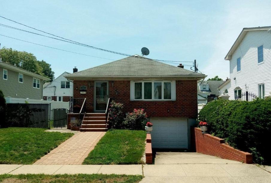 2nd St, New Hyde Park, NY 11040