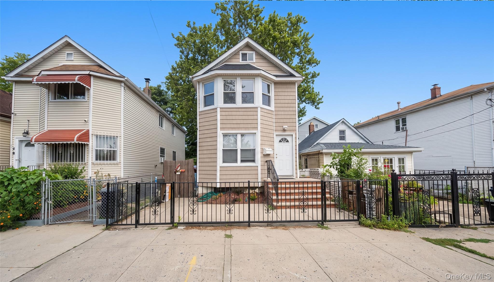 Underhill Ave, Bronx, NY 10473 #1