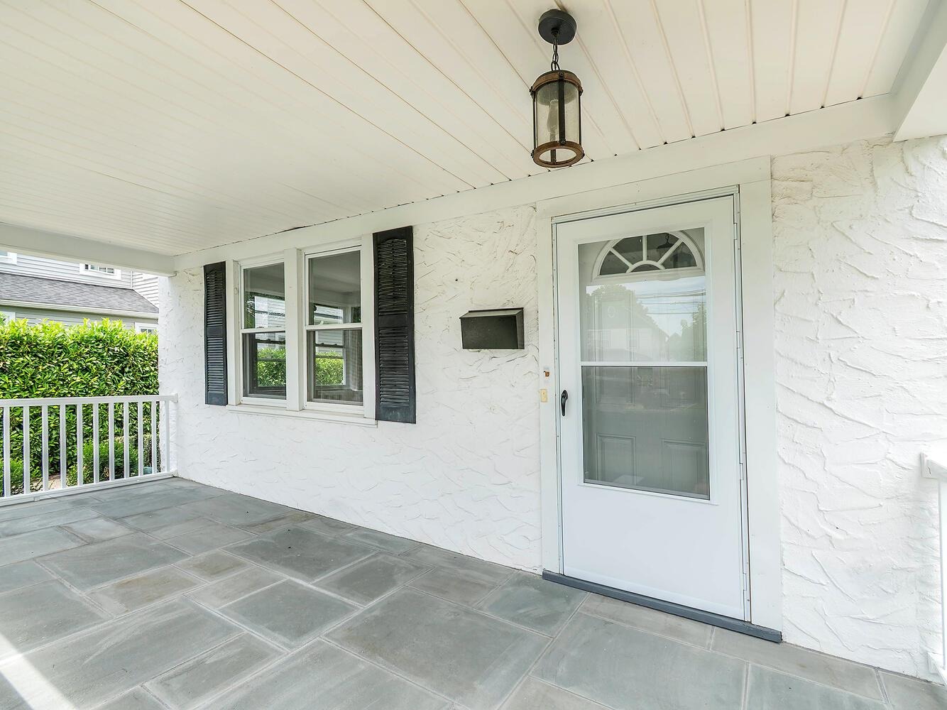 Avenue B , Port Washington, NY 11050