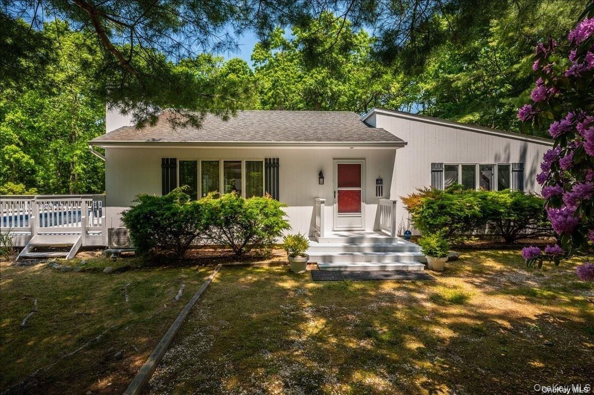 Van Scoys Path, East Hampton, NY 11937