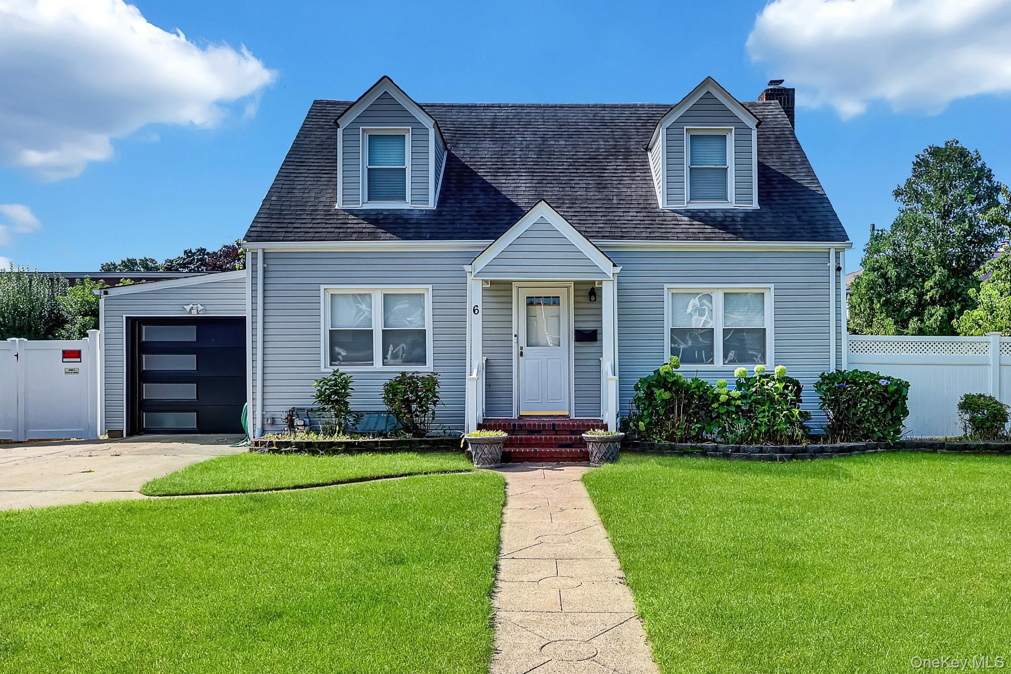 Manchester St, Westbury, NY 11590 #1