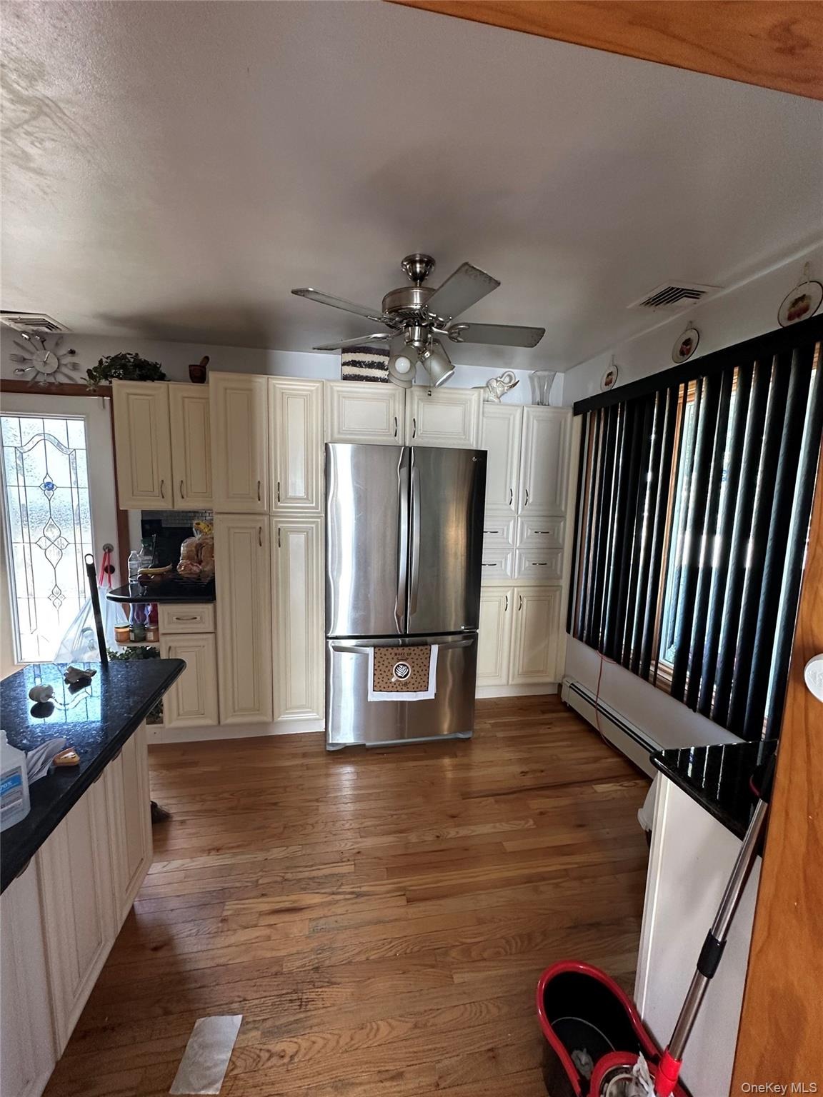 Riviera Dr, Lindenhurst, NY 11757 #1