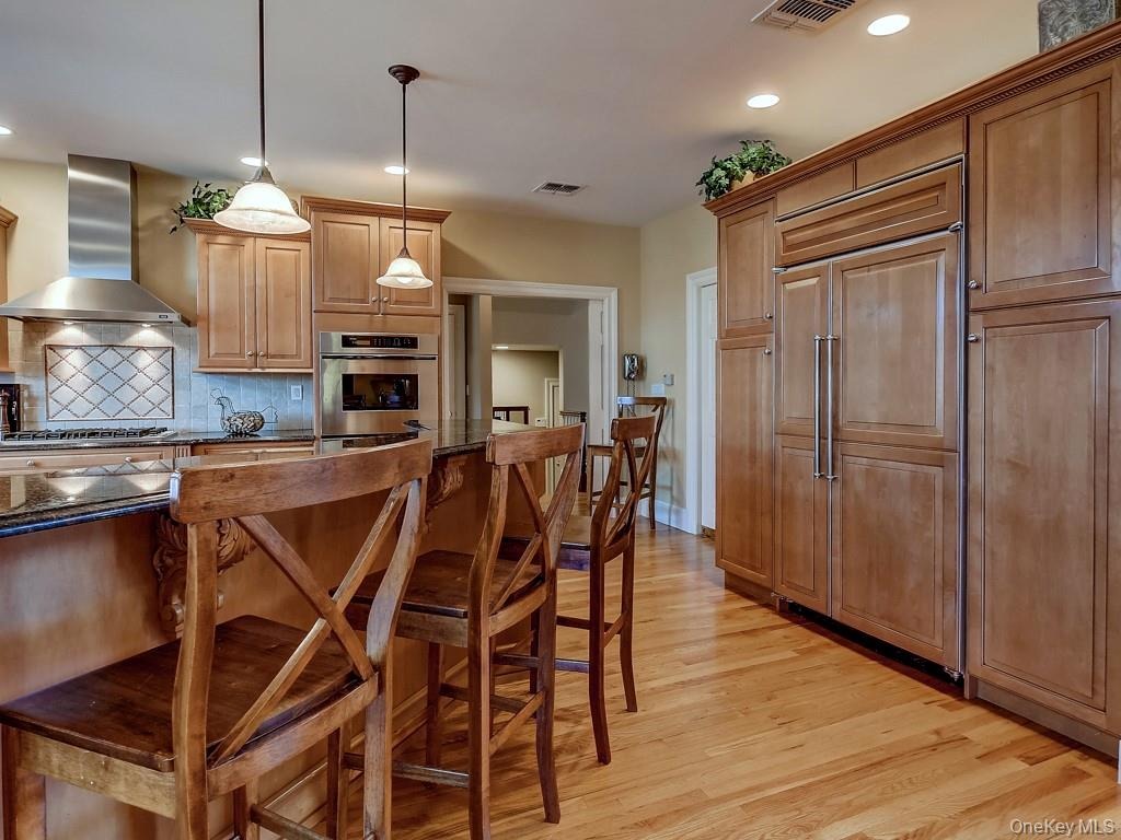 Constitution Ct, Tuxedo Park, NY 10987