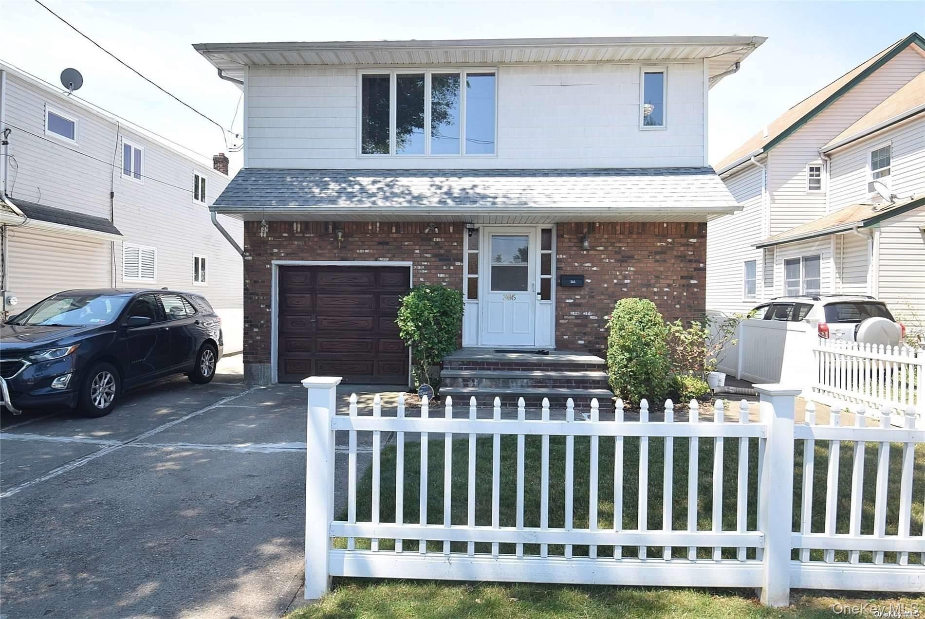 10th St, New Hyde Park, NY 11040 #1