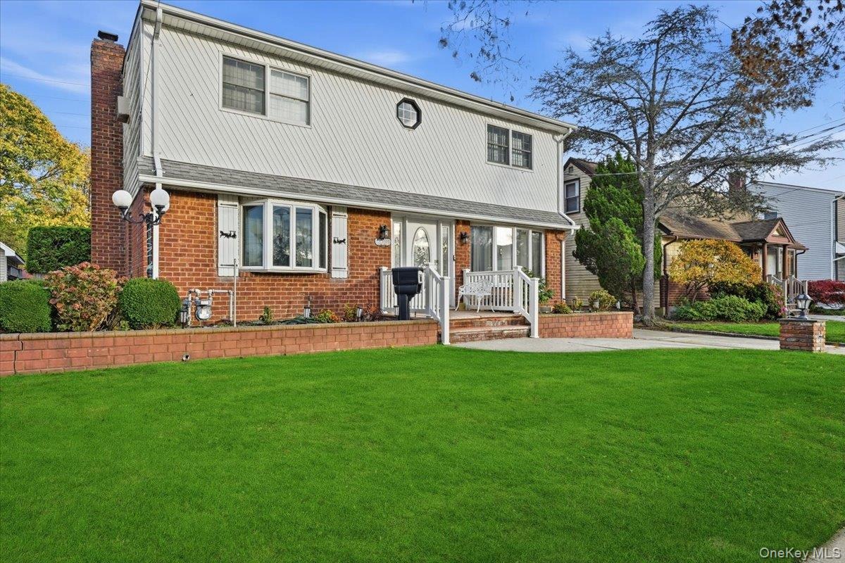 Bruce Ter, Mineola, NY 11501 #1