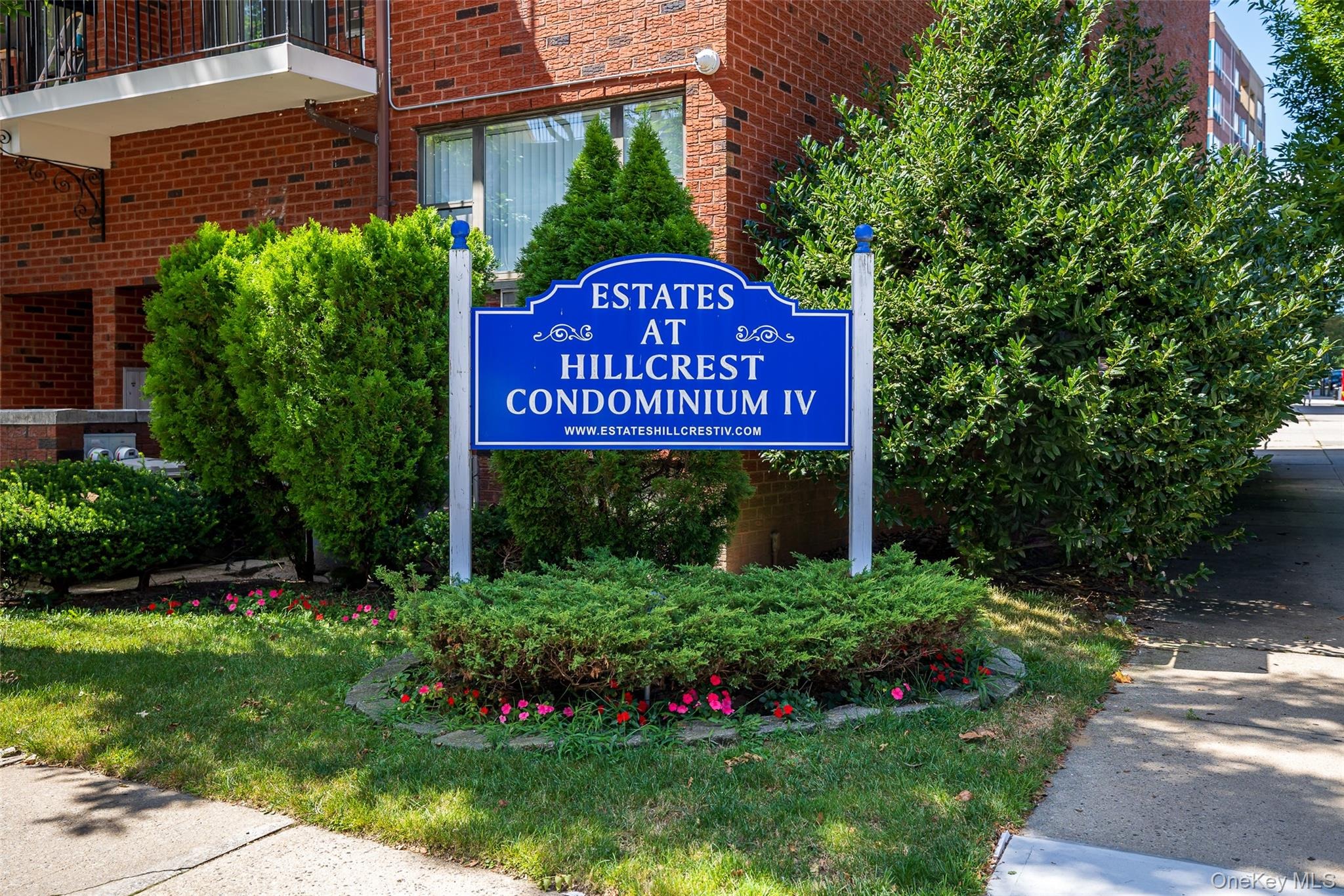 Sutton Pl, Fresh Meadows, NY 11365 #1