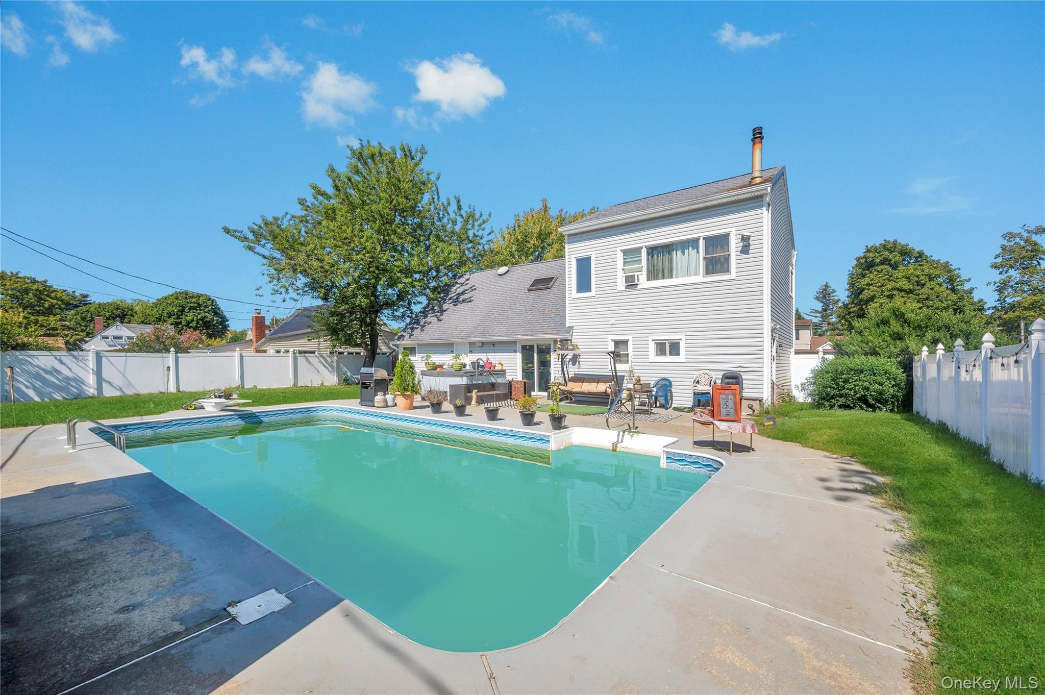Regal Ln, Levittown, NY 11756 #1