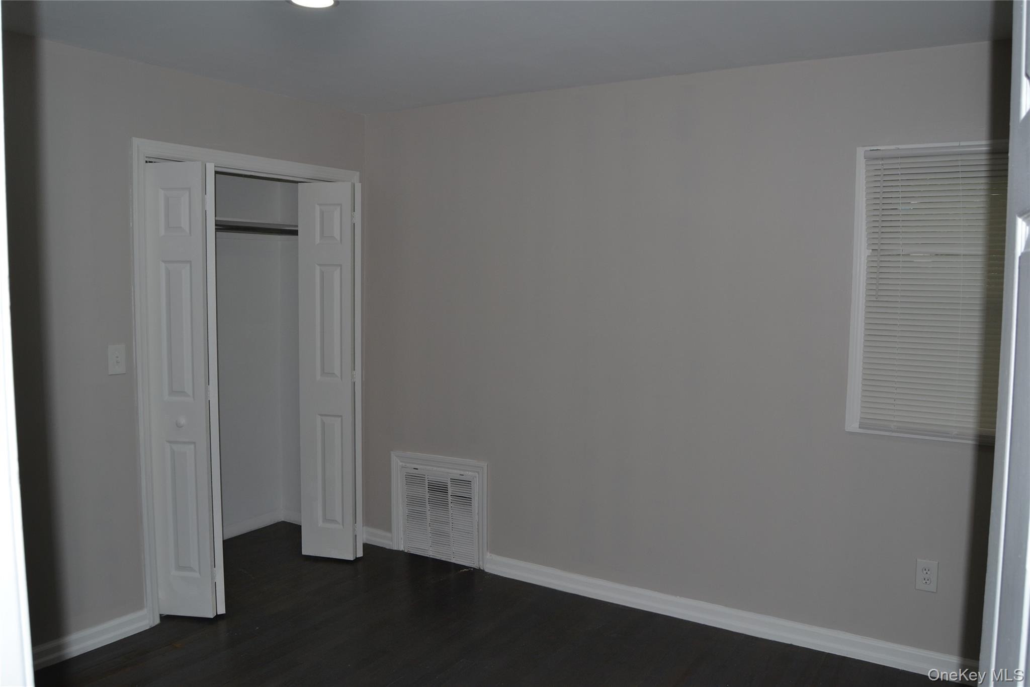 Huguenot Dr, Mastic Beach, NY 11951