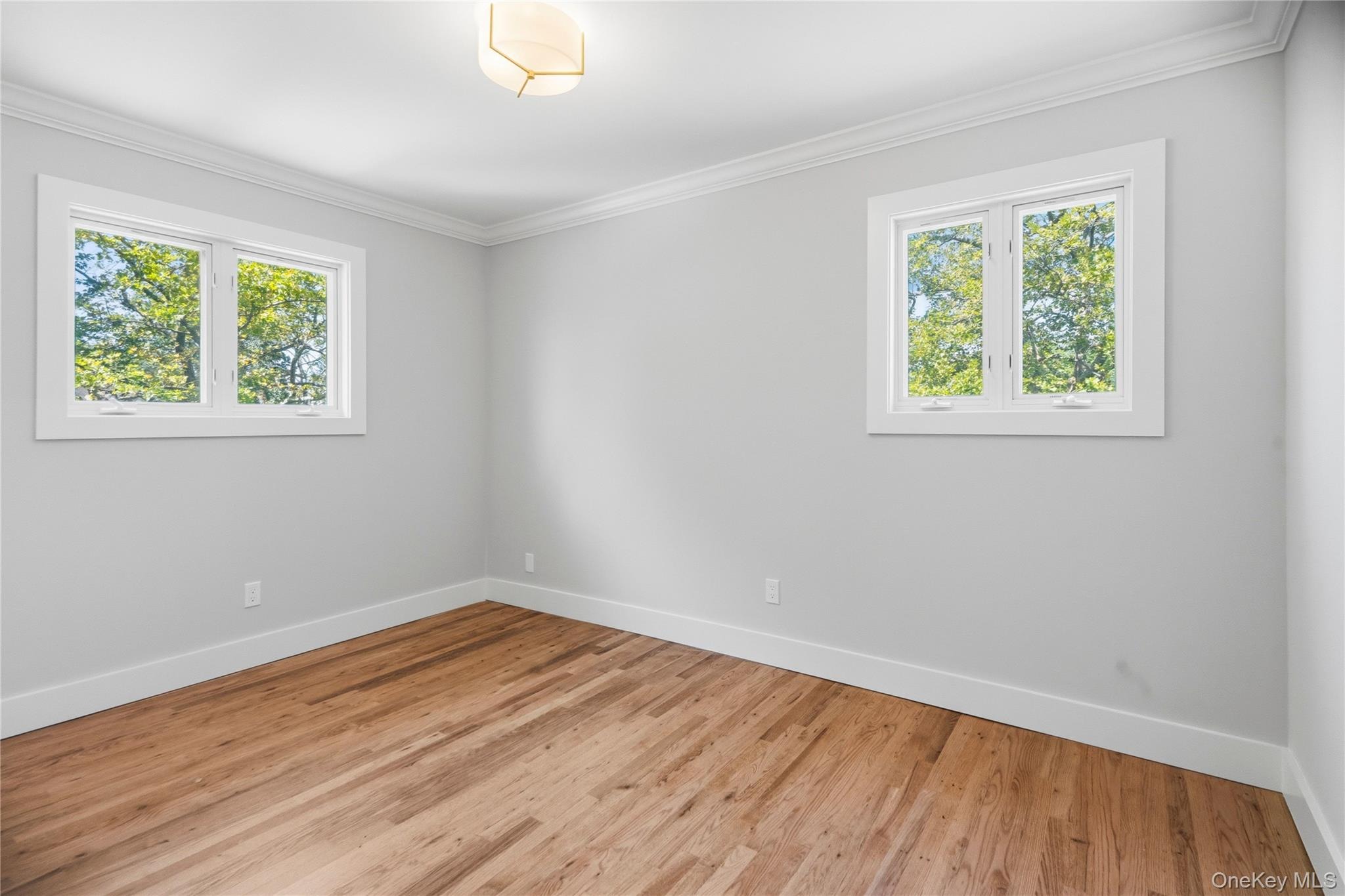 Oatley Pl, Commack, NY 11725