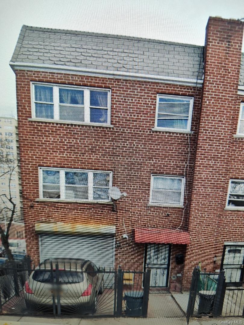 Metcalf Ave, Bronx, NY 10472