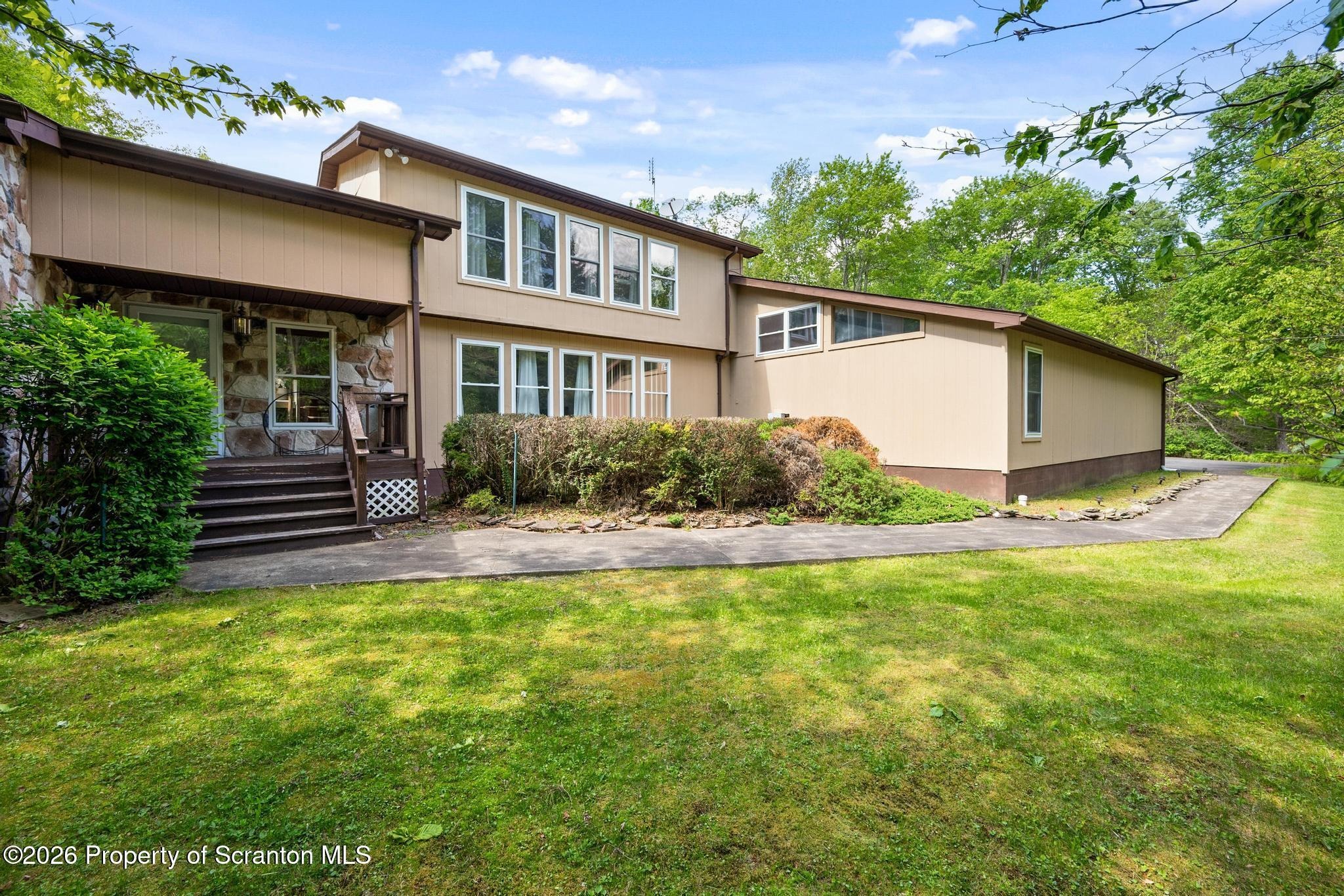 Bender Rd, Gouldsboro, PA 18424