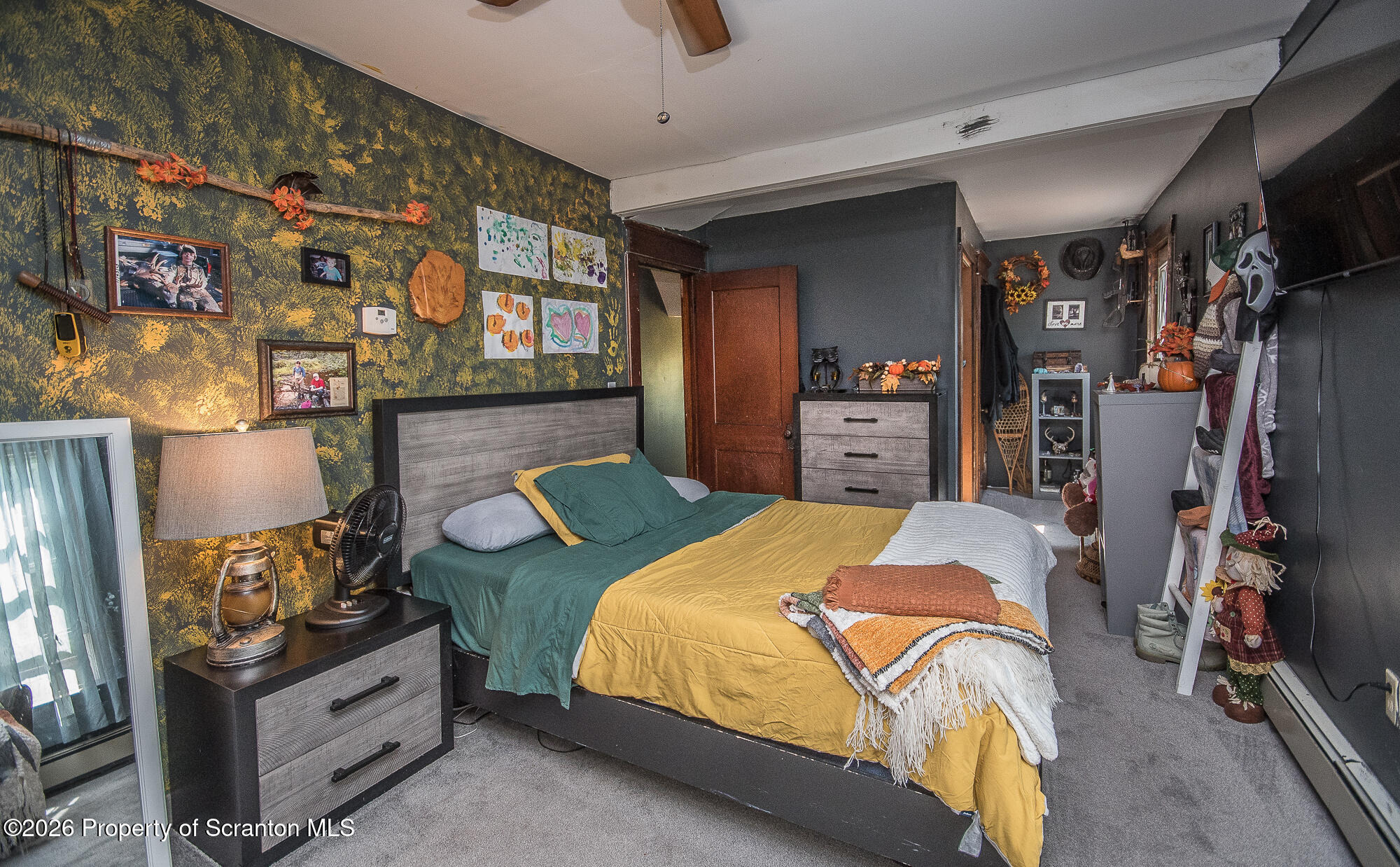 Clinton St, Forest City, PA 18421