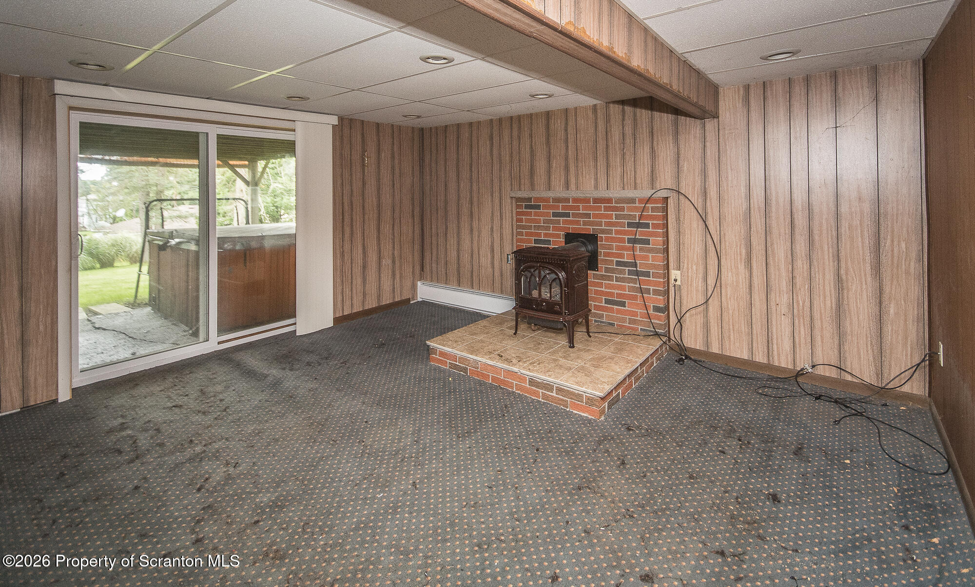 Gladiola Dr, Clarks Summit, PA 18411