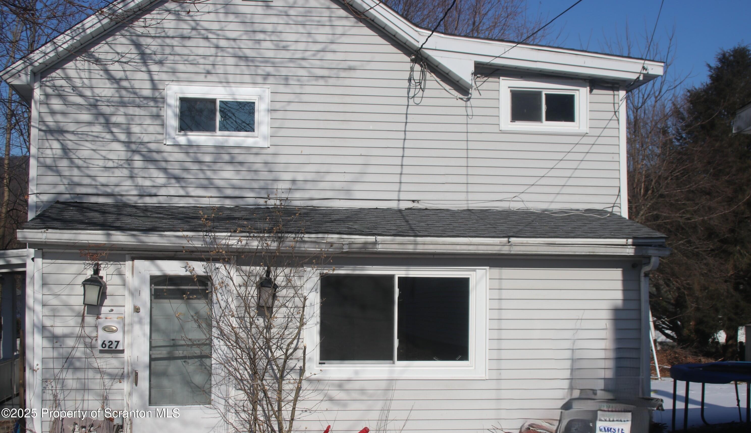 May St, Mayfield, PA 18433