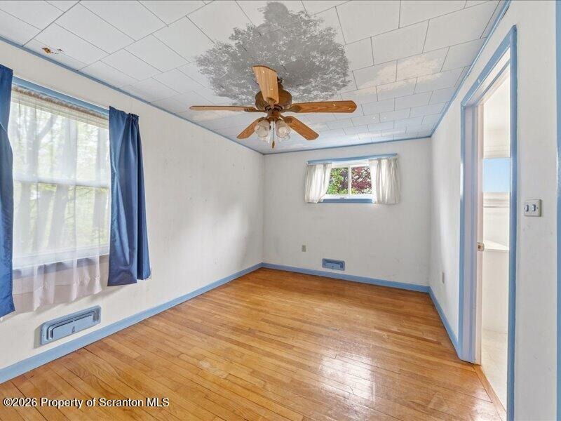 Cruser St, Montrose, PA 18801