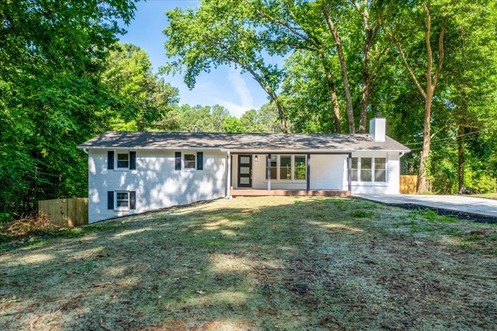 Vicky Cir, Kennesaw, GA 30144