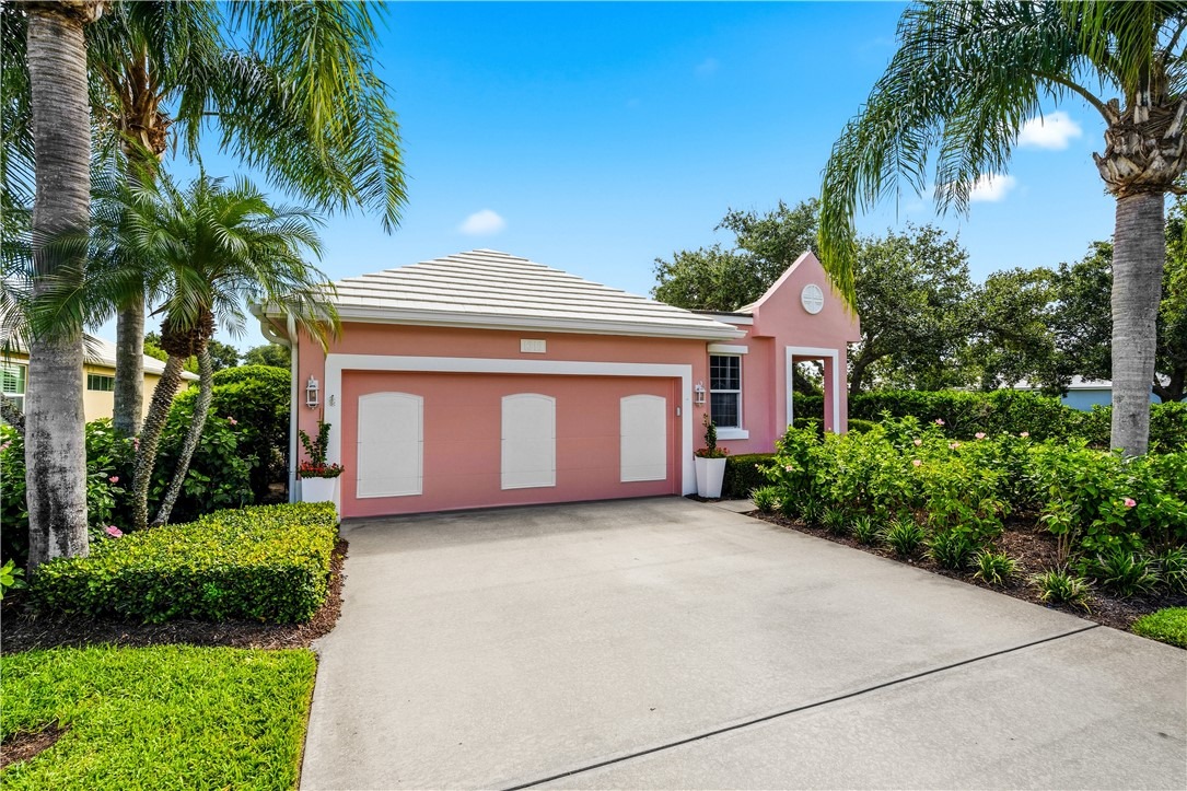 Saint Catherines Cir, Vero Beach, FL 32967