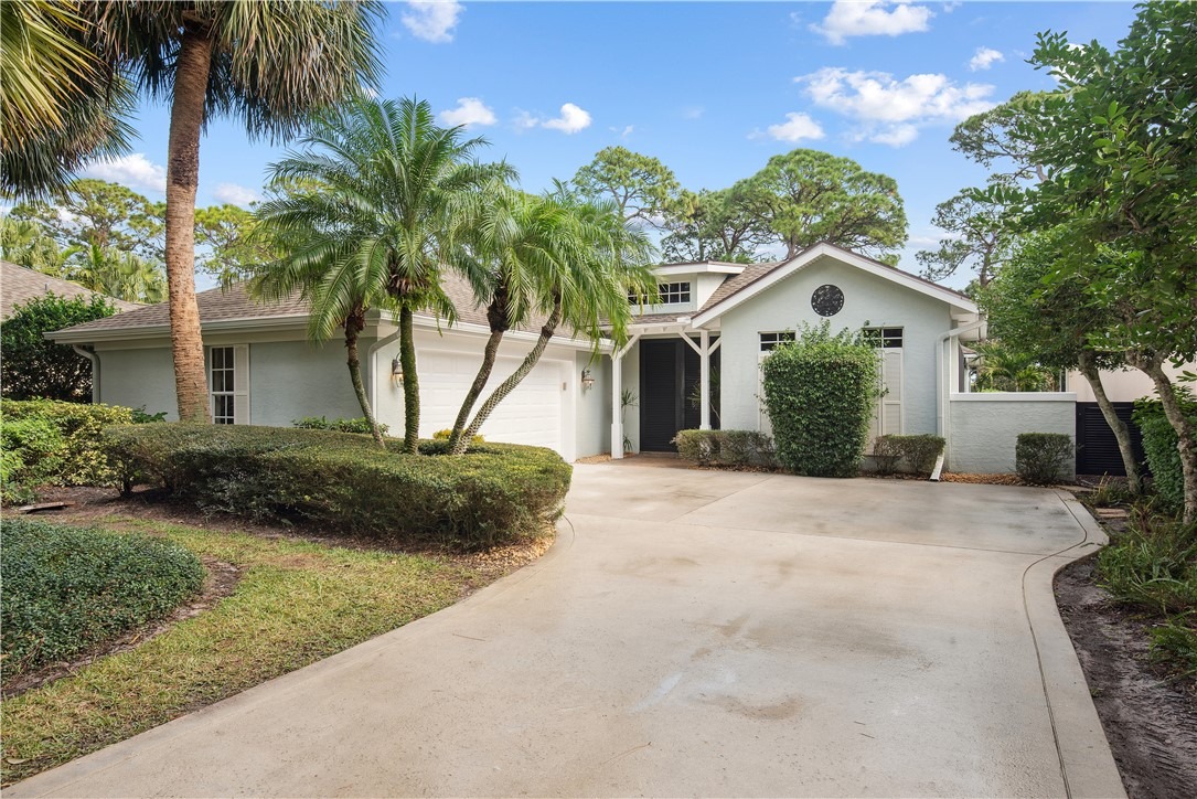 Carolina Cir, Vero Beach, FL 32962