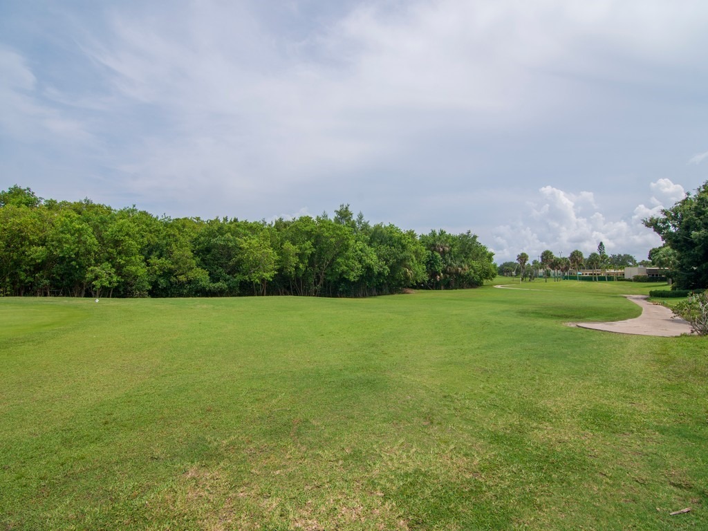 Pine Arbor Ln, Vero Beach, FL 32962