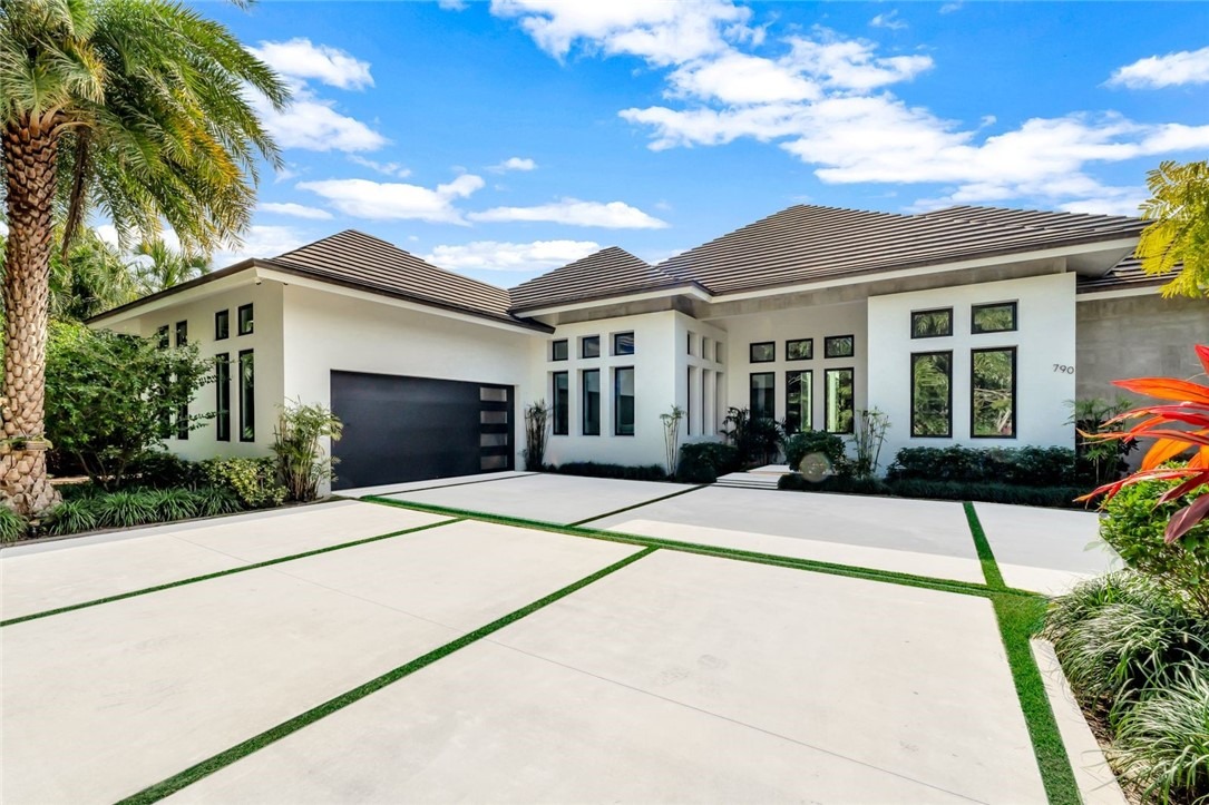 Lake Dr, Vero Beach, FL 32963
