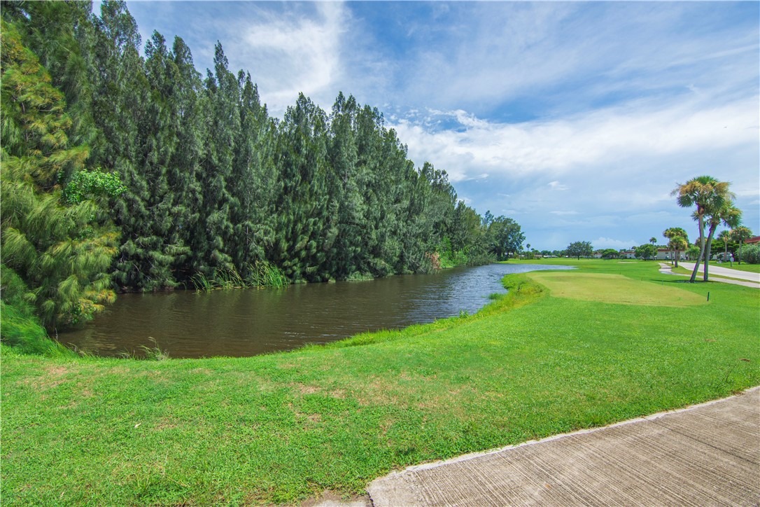 Woodland Dr, Vero Beach, FL 32962