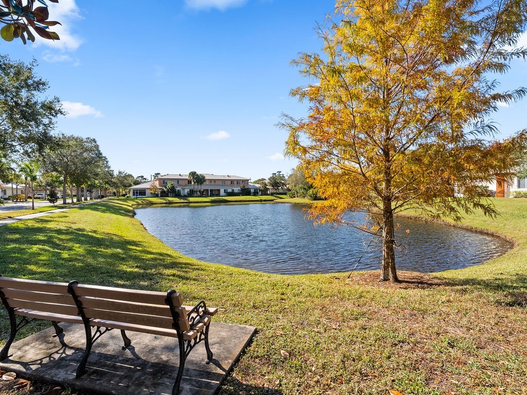 Stockbridge Sq, Vero Beach, FL 32962