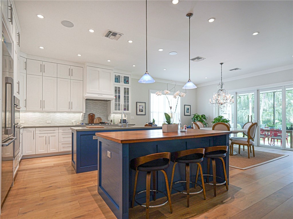 Carolina Cir, Vero Beach, FL 32962