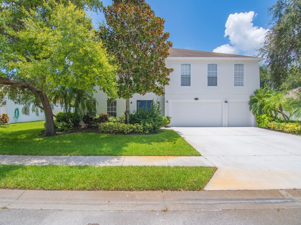 Ridge Lake Cir, Vero Beach, FL 32967