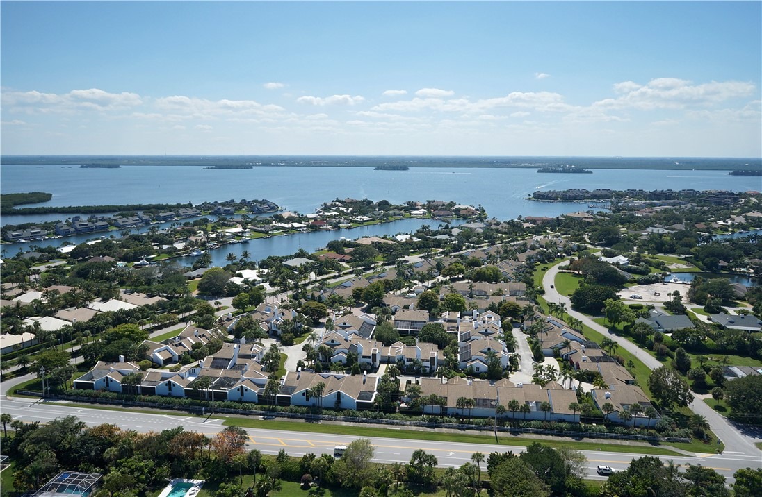 Via Fuentes , Vero Beach, FL 32963