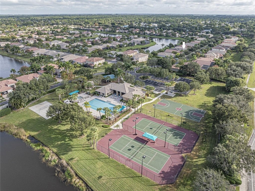 Grey Falcon Cir, Vero Beach, FL 32962