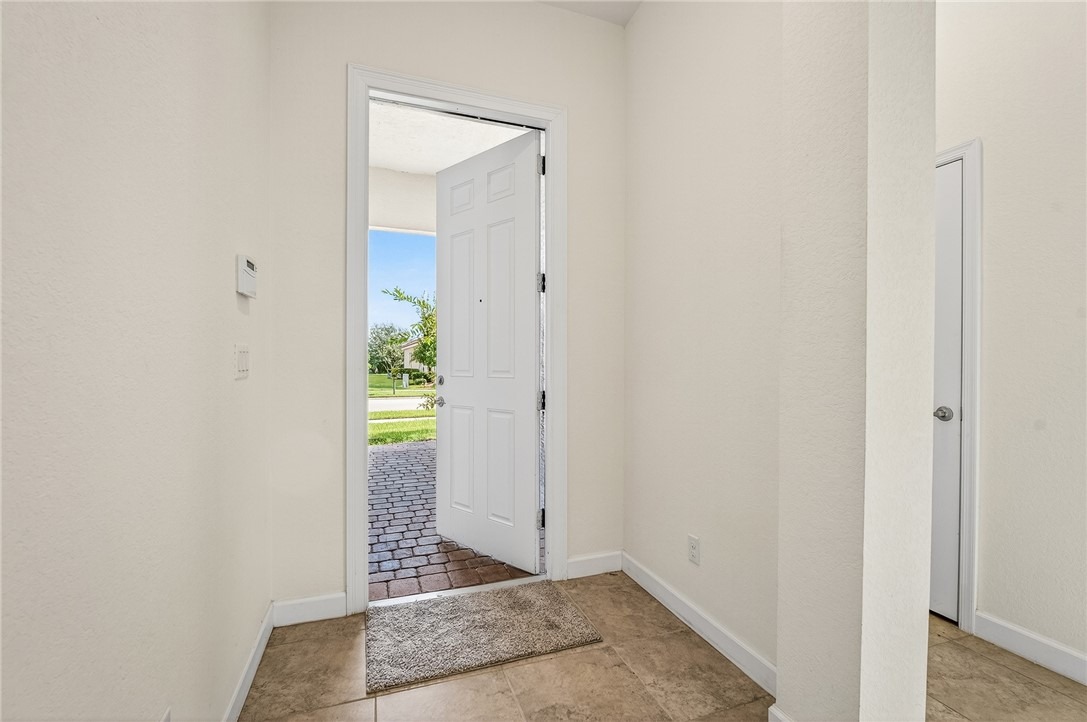 Berkshire Cir, Vero Beach, FL 32968