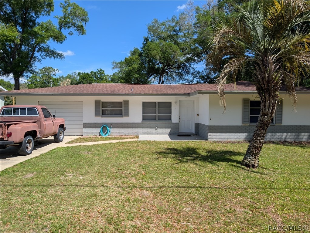 College Ave, Inverness, FL 34452