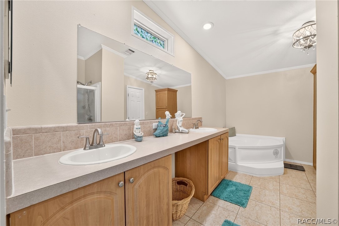 Laura St, Dunnellon, FL 34433