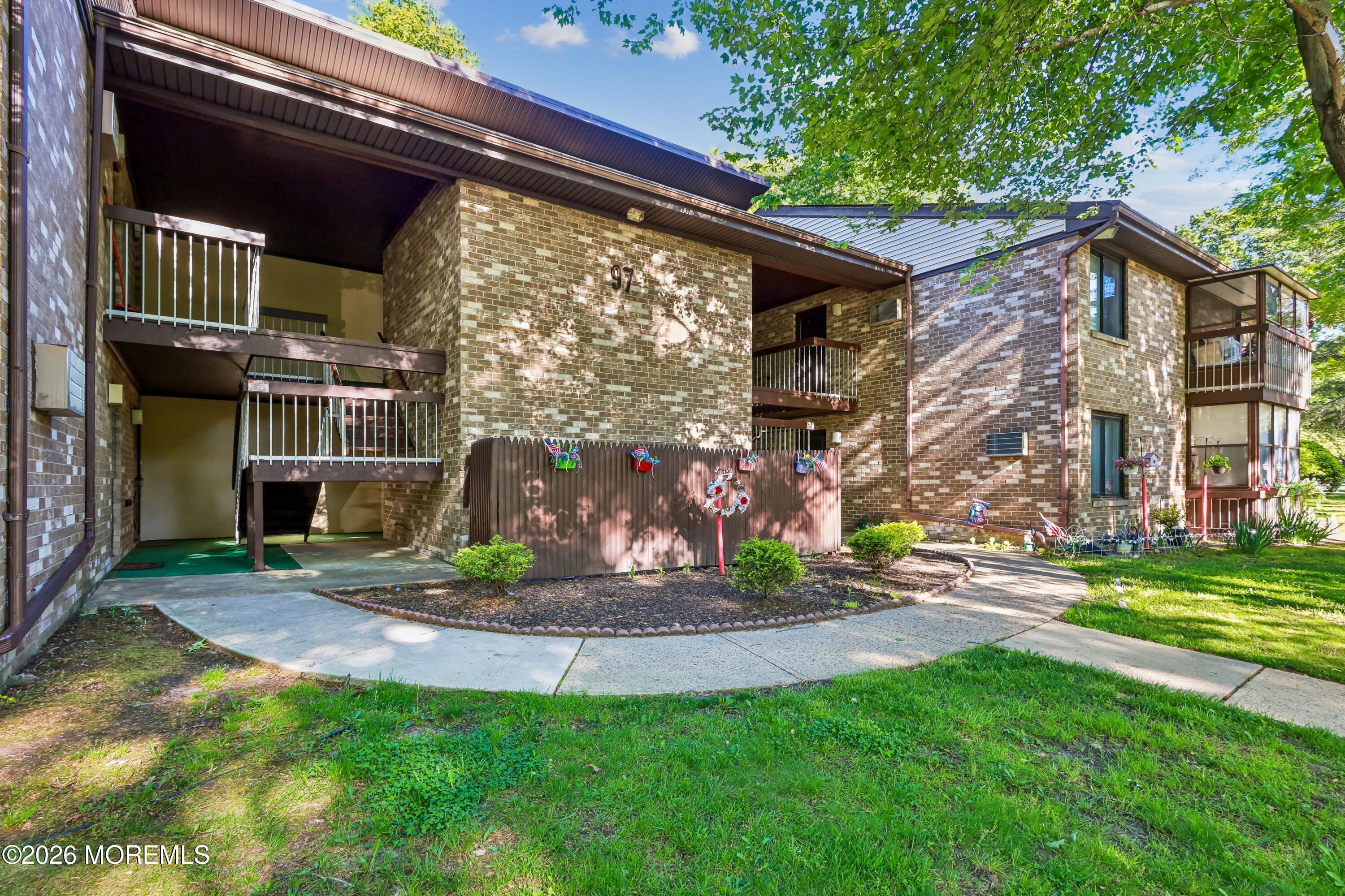 Arrowood Rd, Manalapan, NJ 07726