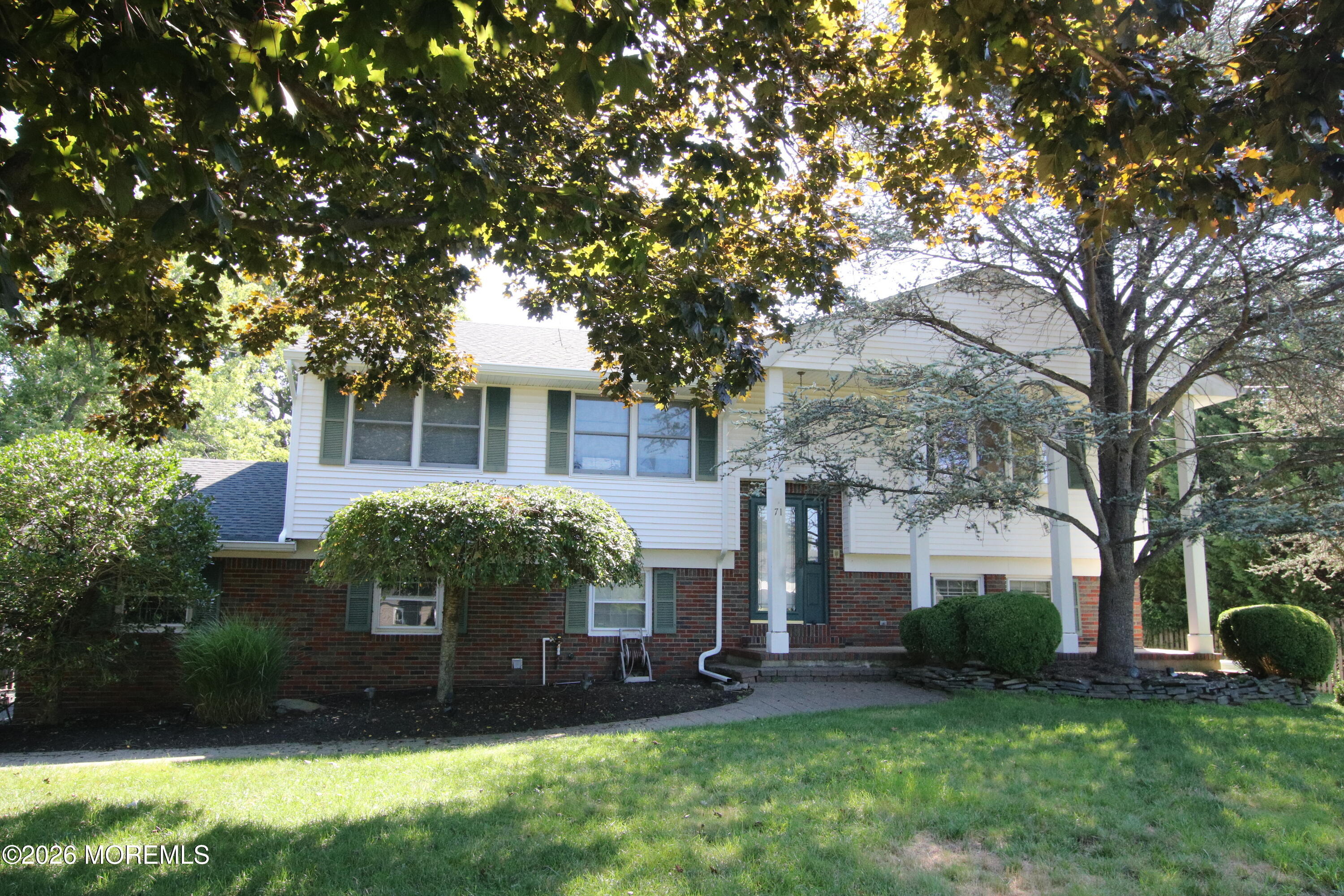 Sugar Maple Ln, Tinton Falls, NJ 07724
