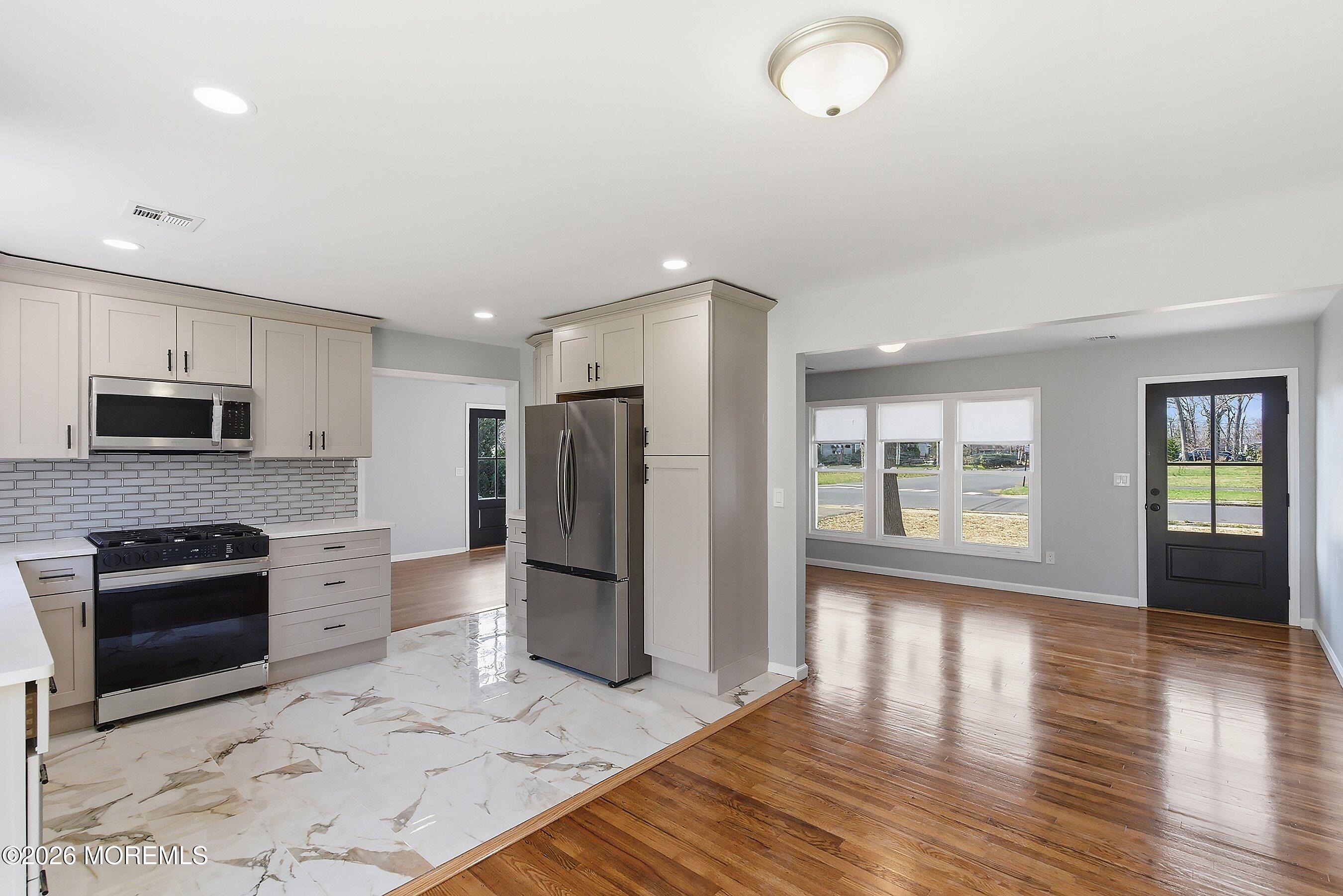 Blue Jay Dr, Toms River, NJ 08755