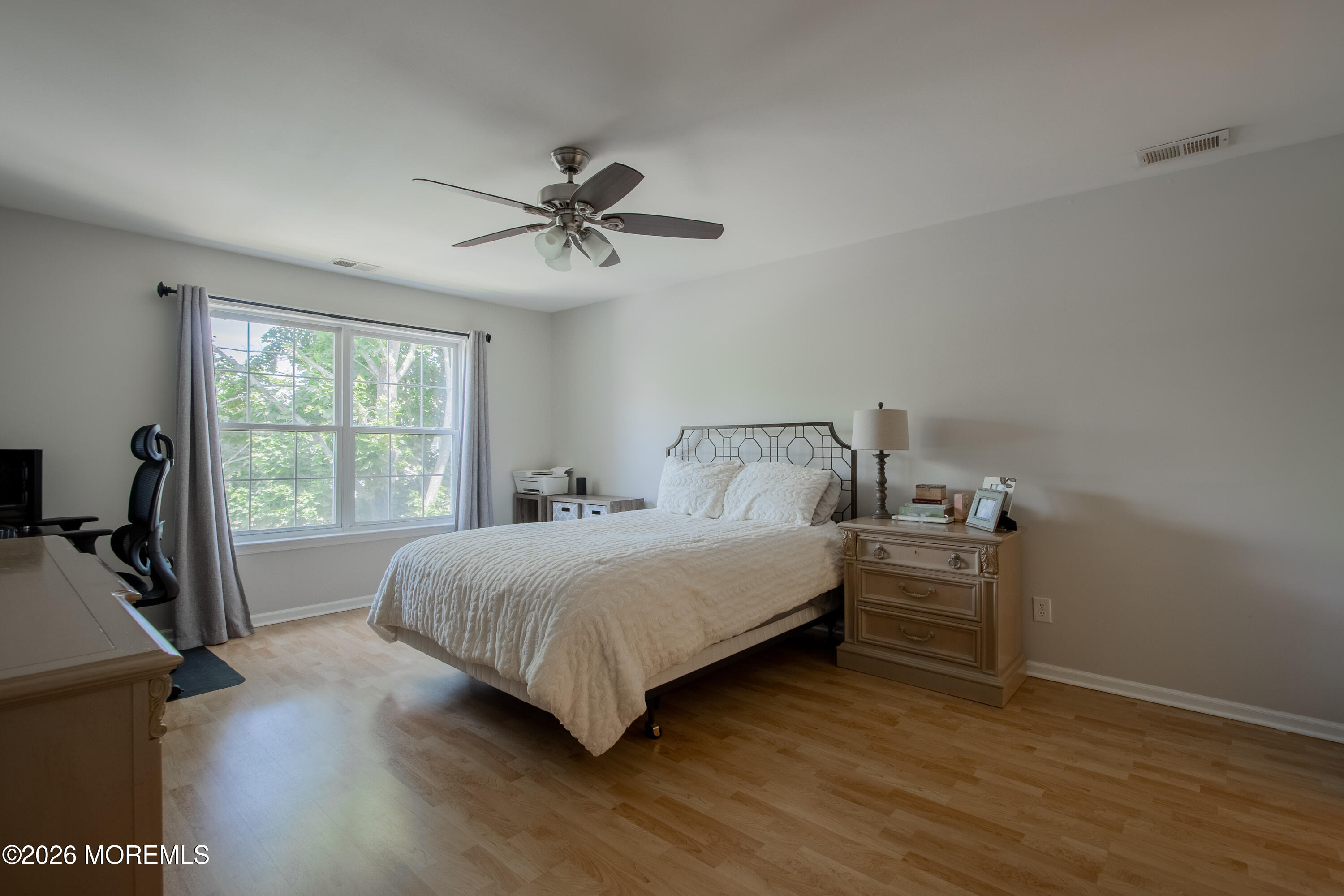 Wedgewood Cir, Belford, NJ 07718