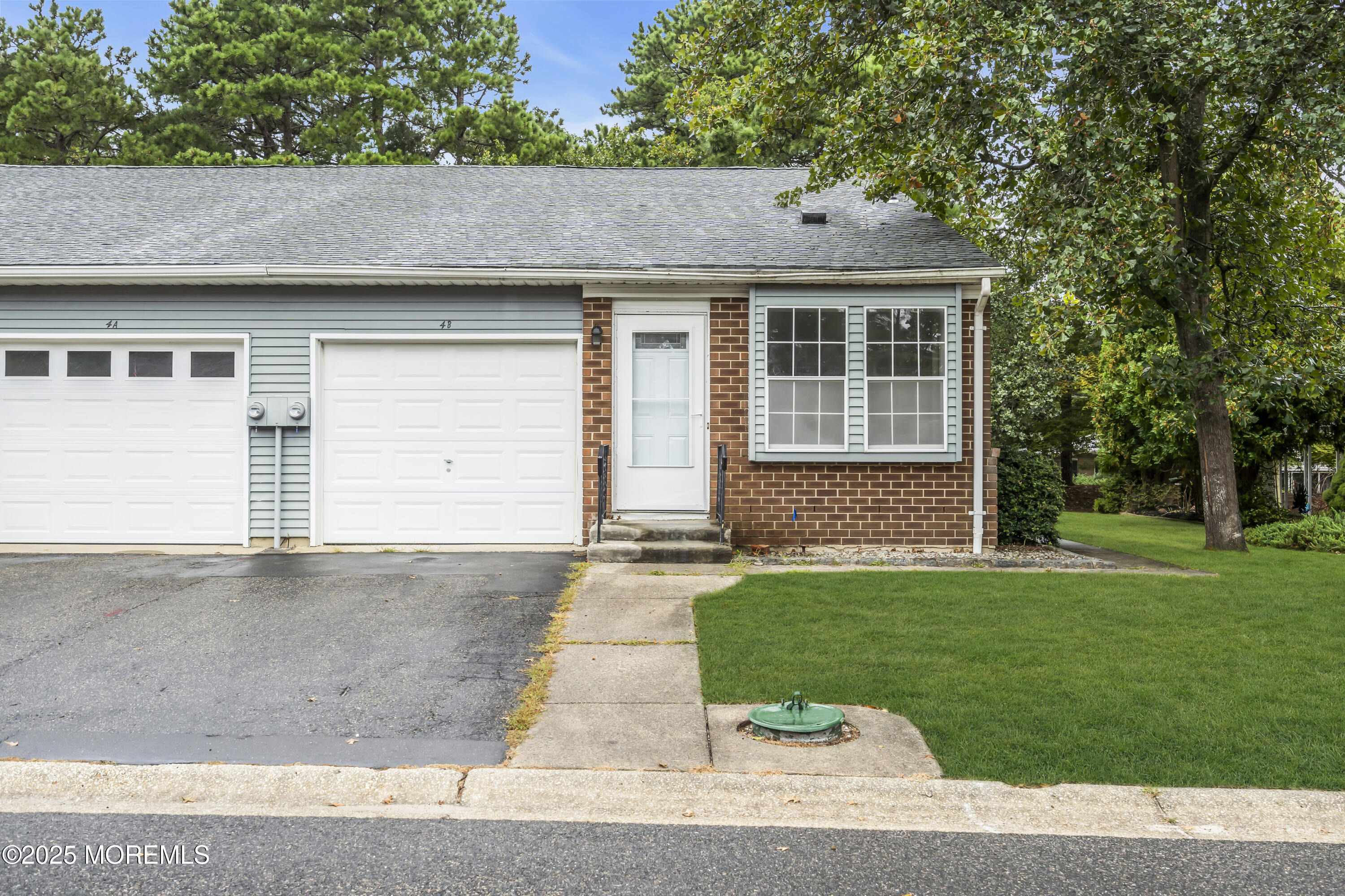 Pembroke Ln, Whiting, NJ 08759
